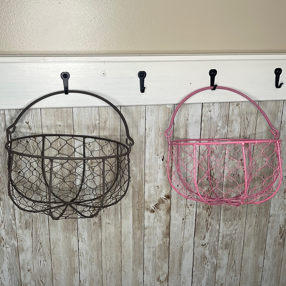 2 Decorative wire baskets